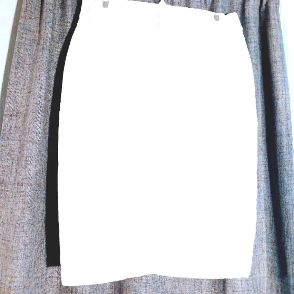 Esteez white denim, knee length, pull on skirt Size 8 fits like a 6
